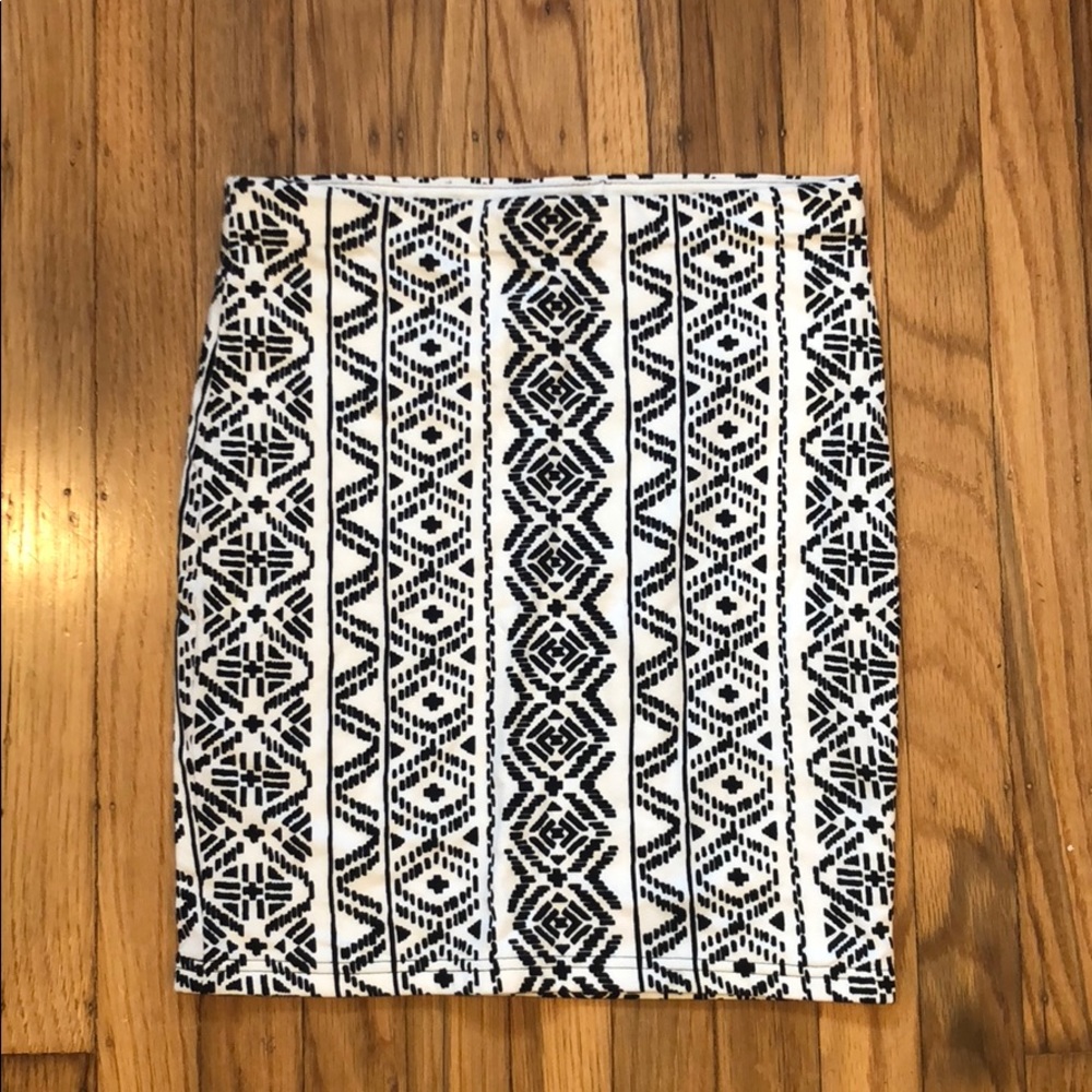NWOT Black and White Bodycon Skirt